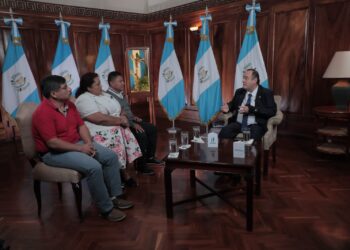 El mandatario Alejandro Giammmatei, a través del programa En consulta con el doctor Giammattei.