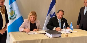 Guatemala e Israel suscriben Tratado de Libre Comercio