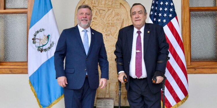 Delegación estadounidense conoce detalles del programa Guatemala no se Detiene
