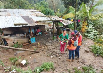 Brindan asistencia a personas afectadas por las lluvias de las últimas horas