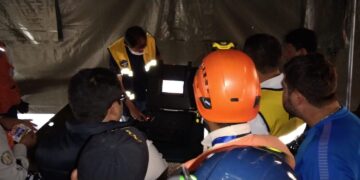 Llevan a cabo labores de búsqueda y rescate en Villa Nueva