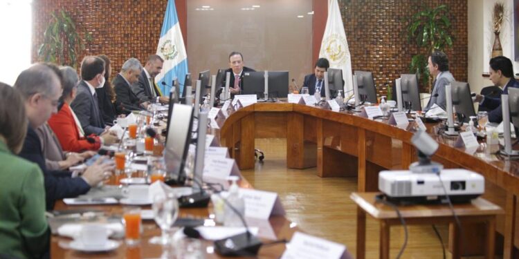 Presentan avances de Guatemala no se Detiene a organismos bancarios internacionales