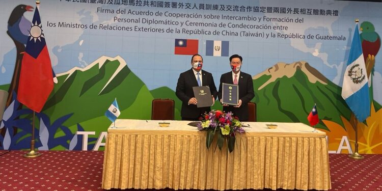Firma de acuerdo entre Guatemala y la República de China (Taiwán)