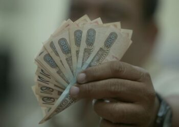 El quetzal, la moneda más estable de la región