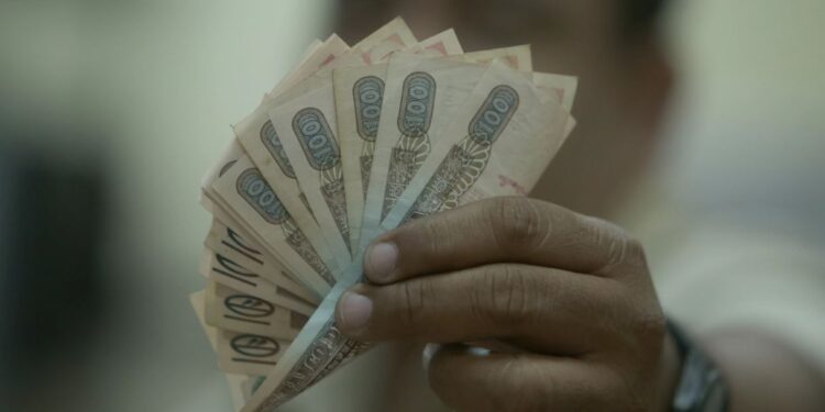 El quetzal, la moneda más estable de la región