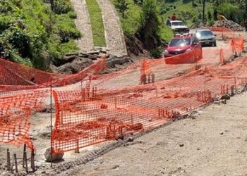Jalapa: Cierran paso vehicular en tramo carretero para prevenir emergencias