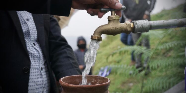 Gobierno garantiza acceso al agua en comunidades de Santa María Chiquimula
