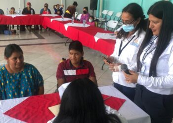 SBS entrega subsidio a menores con discapacidad en Alta Verapaz