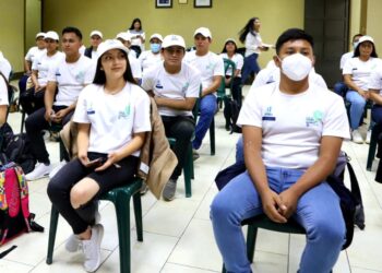 Servidores cívicos reciben reconocimiento tras concluir apoyo a agricultores