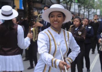 Jóvenes hacen gala de sus talentos en el Primer Festival de Fiestas Patrias
