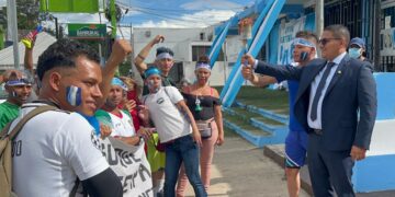 Antorchas encienden el fervor patrio en Jalapa