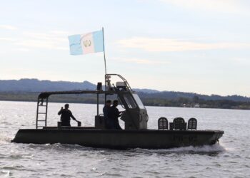 Bandera nacional, símbolo de justicia, lealtad y pureza