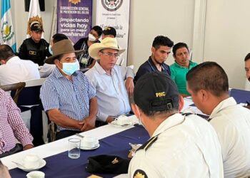 Líderes comunitarios comparten experiencias en la prevención de la violencia