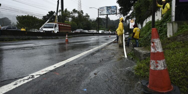 CIV establece medidas de atención en kilómetro 11.5 de ruta a El Salvador, ante reporte de grietas