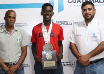 Reconocen desempeño de atletas izabalenses en campeonato de patinaje de velocidad