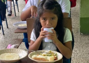 Estudiantes de Suchitepéquez validan nuevos menús escolares