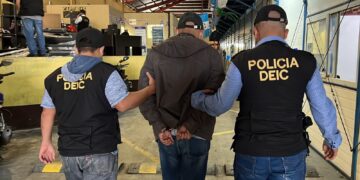 Agentes han logrado la captura de 60 personas en las últimas horas. /Foto: PNC