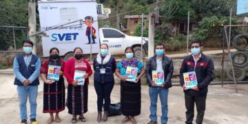 Estudiantes de Santiago Huehuetenango participaron en la camapaña Voy a Paso Seguro. /Foto: SVET