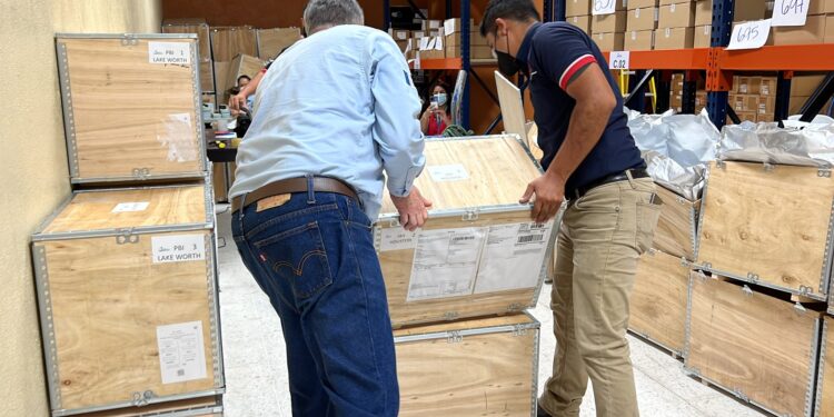 Fortalecen consulados en Estados Unidos con nuevo lote de cartillas