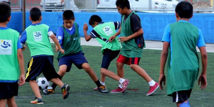 Autoridades fomentan la cultura de prevención a través del futbol. /Foto: MCD