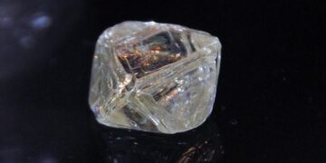 Un diamante revela que a 600 kilómetros de profundidad hay agua