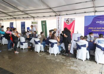 Por tercer día consecutivo, desarrollan la Feria para la Vivienda Social