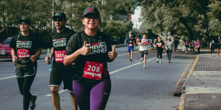 Llevan a cabo carrera a beneficio del Instituto Neurológico de Guatemala