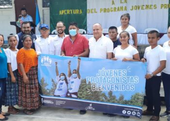 En la actividad estuvieron presentes autoridades municipales y del Ministerio de Desarrollo. /Foto: Mides
