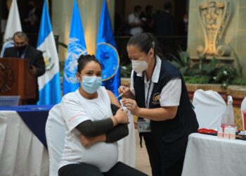 Ministerio de salud insta a los guatemaltecos a acudir por la vacuna contra la hepatitis B. /Foto: MSPAS