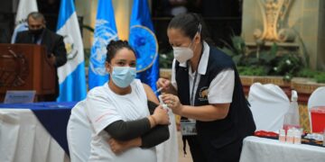 Ministerio de salud insta a los guatemaltecos a acudir por la vacuna contra la hepatitis B. /Foto: MSPAS