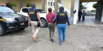 Al menos 61 personas fueron capturados durante operativos. /Foto: PNC