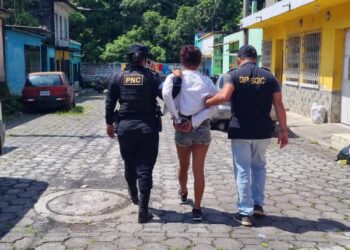Detienen a “Diabla”, presunta extorsionista con cuatro órdenes de captura