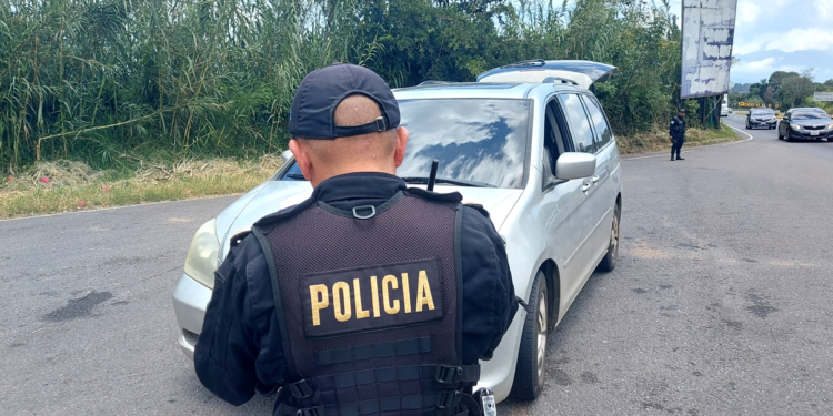 Autoridades establecen alerta naranja por posible ingreso de caravana de migrantes