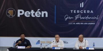 Tercera gira presidencial llega a Petén
