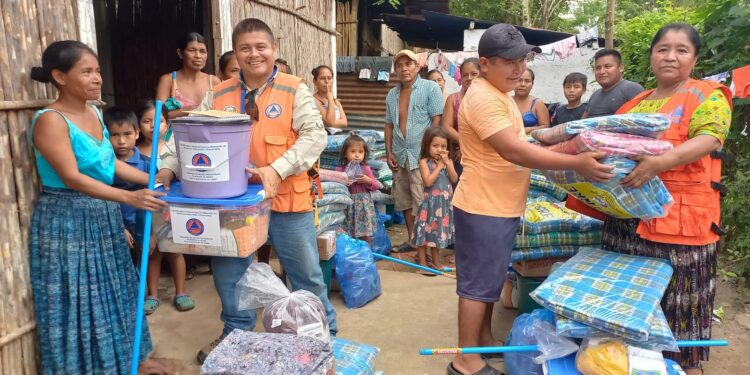 Conred brinda atención por temporada de lluvias