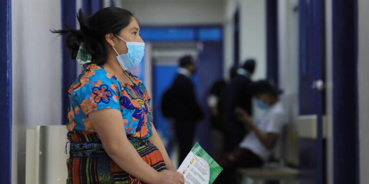 Atención médica y social llega a mujeres de Totonicapán