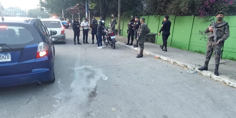 Soldados apoyan plan de seguridad 30-2022