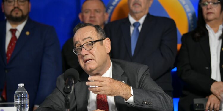 Gobernante Giammattei: Sistema de alerta temprana permitió dar respuesta a la emergencia