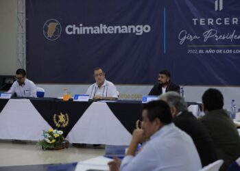 Desarrollan tercera gira presidencial, con alcaldes de Chimaltenango