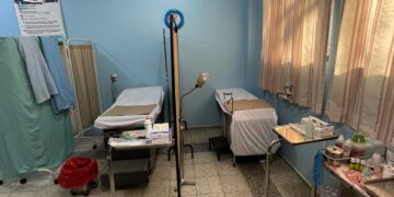 Velan por salud reproductiva de vecinas en Palín