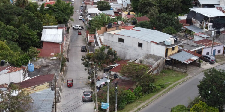Pavimentación de tramo en Cuilapa facilita acceso a diversos servicios
