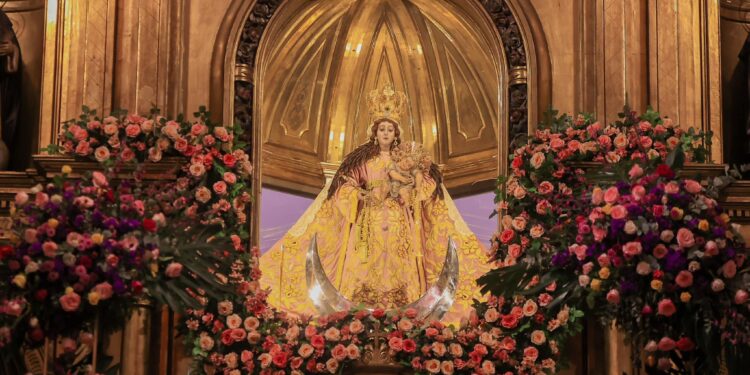 Virgen del Rosario recorre las calles del Centro Histórico