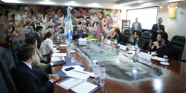 Presidente da seguimiento a avances de programas y proyectos del Ministerio de Trabajo