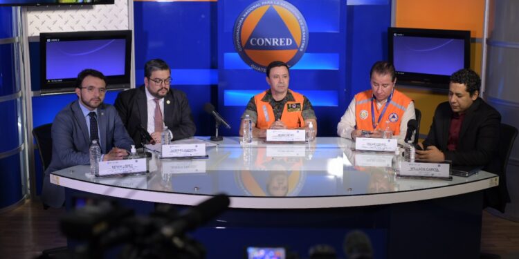 Preparan traslado de más alimentos y ayuda humanitaria para guatemaltecos afectados por Julia