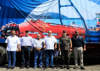 Entregan equipo de dragado que beneficiará a Escuintla y Santa Rosa