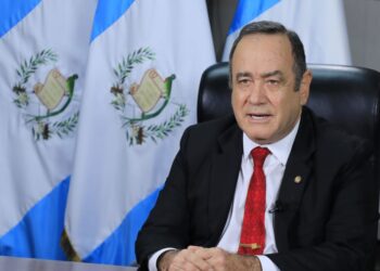 Presidente en Consejo de Ministros aprueba aumento a jubilados del Estado