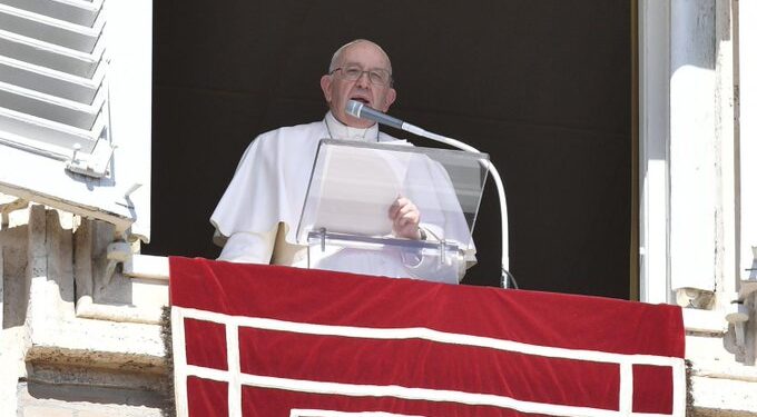 Papa Francisco: “Pido en nombre de Dios que se acabe la cruel locura de la guerra”