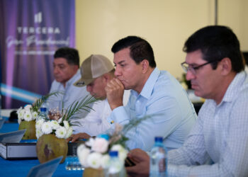 Jefes ediles de Izabal dan seguimiento a solicitudes y compromisos presidenciales