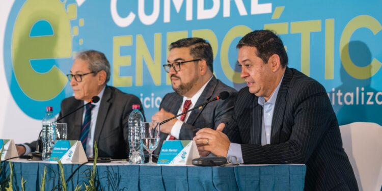 Desarrollan VII Cumbre Energética con énfasis en la digitalización