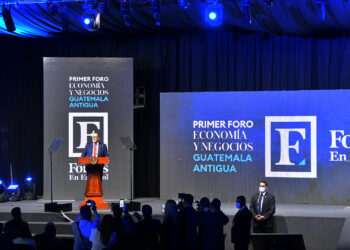 Gobernante enfatiza la certeza jurídica para generar inversiones en el país